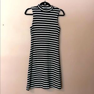 Mock neck sleeveless dress